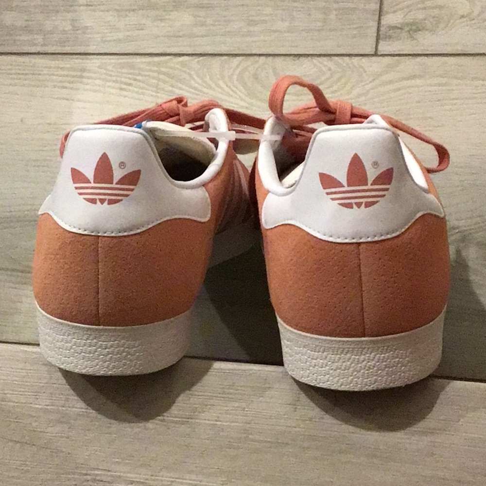 Adidas Gazelle Sneakers in Salmon and White - Picture 4 of 9